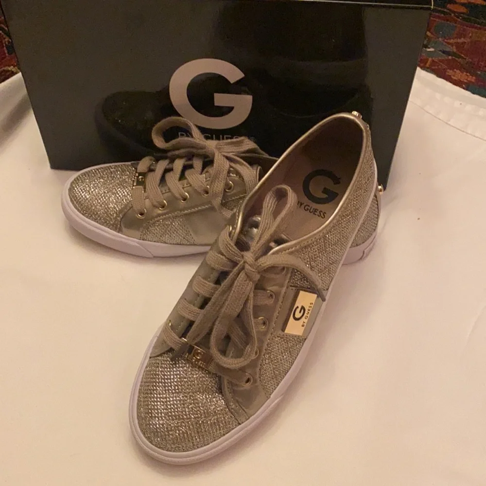G BY GUESS LACE UP GOLD QUILTED SNEAKERS GGBACKERS3 Metallic ⭐️⭐️⭐️⭐️⭐️
